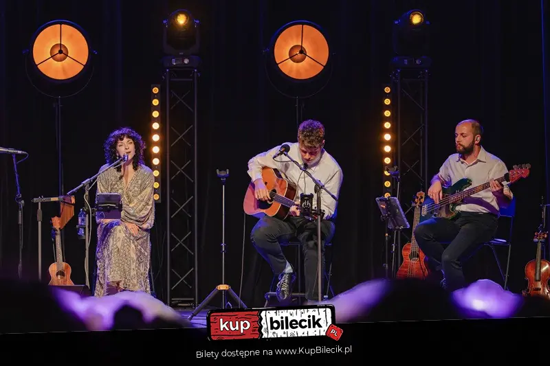 Dołącz do niezwykłej muzycznej podróży z zespołem Ponad Chmurami!