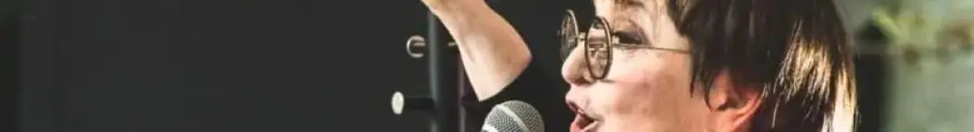 W DRODZE POD WIATR - recital Krystyny Tkacz