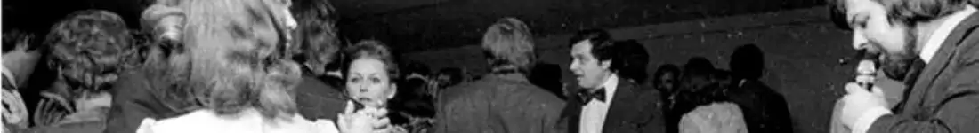 Zabawa karnawałowa z płytą winylową...czyli " Gdzie się podziały tamte prywatki"