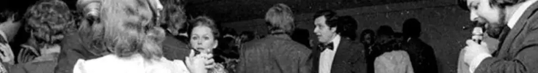 Zabawa karnawałowa z czarną płytą