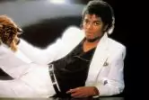 Michael Jackson ukrywa się za maską