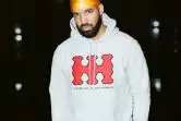Drake sprzedaje kurczaki
